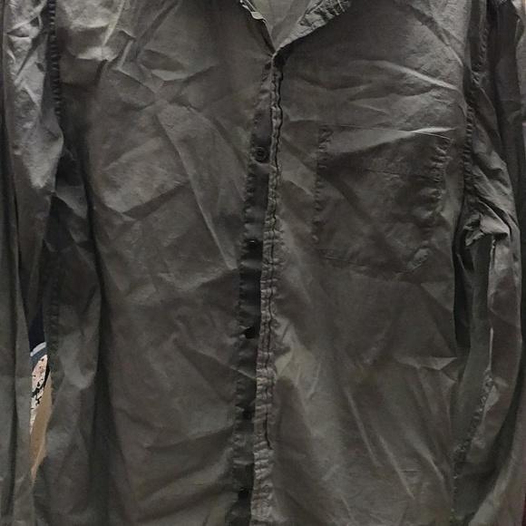 Button down - Picture 2 of 3